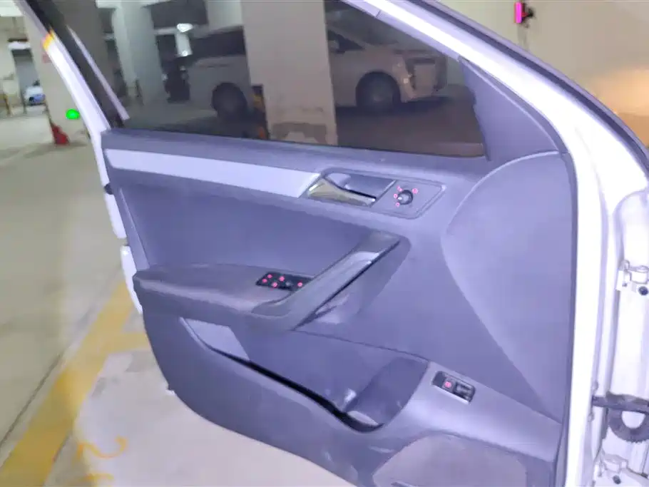 Volkswagen Jetta 2015 Value Edition 1.6L Automatic Comfort фото 7