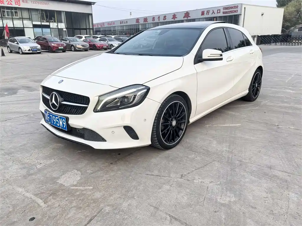Mercedes-Benz A-Class (Import) 2015 A 200 Sport