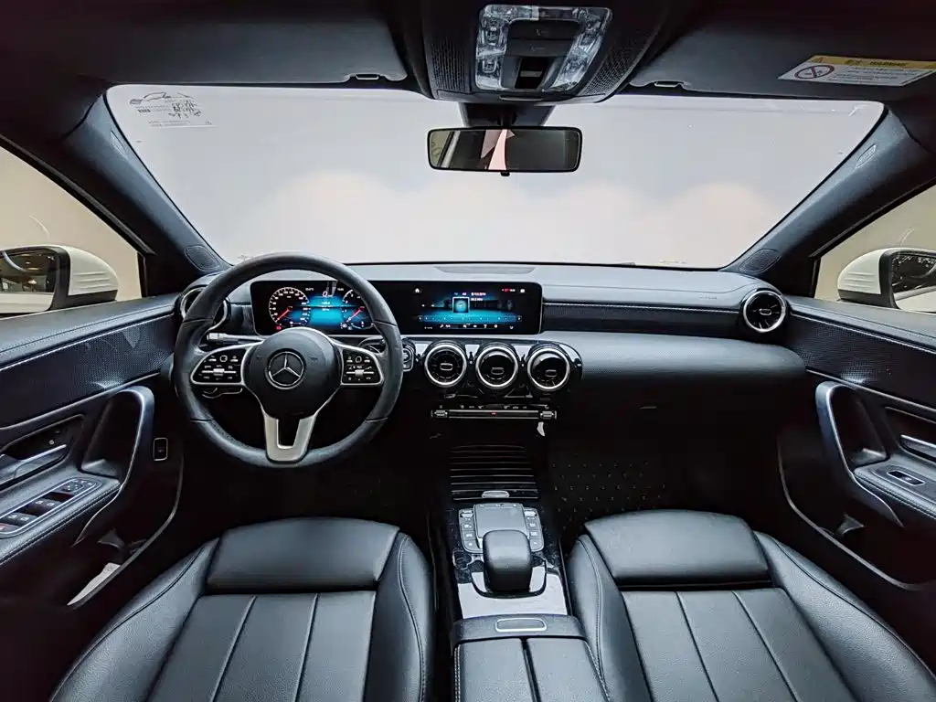 صورة 8 - Mercedes-Benz A-Class