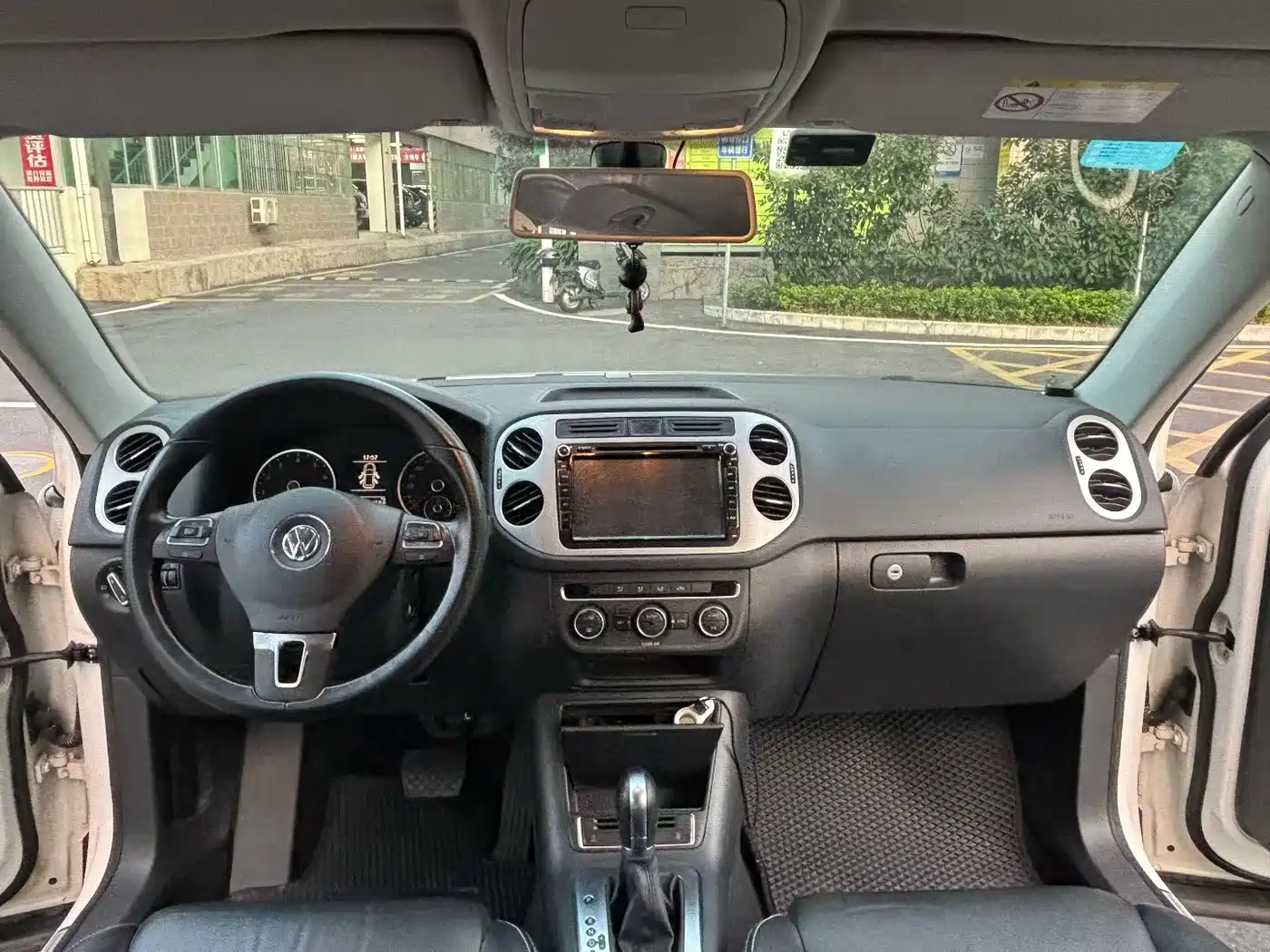 Volkswagen Tiguan 2016 Model 300TSI Automatic 2WD Comfort Edition фото 4
