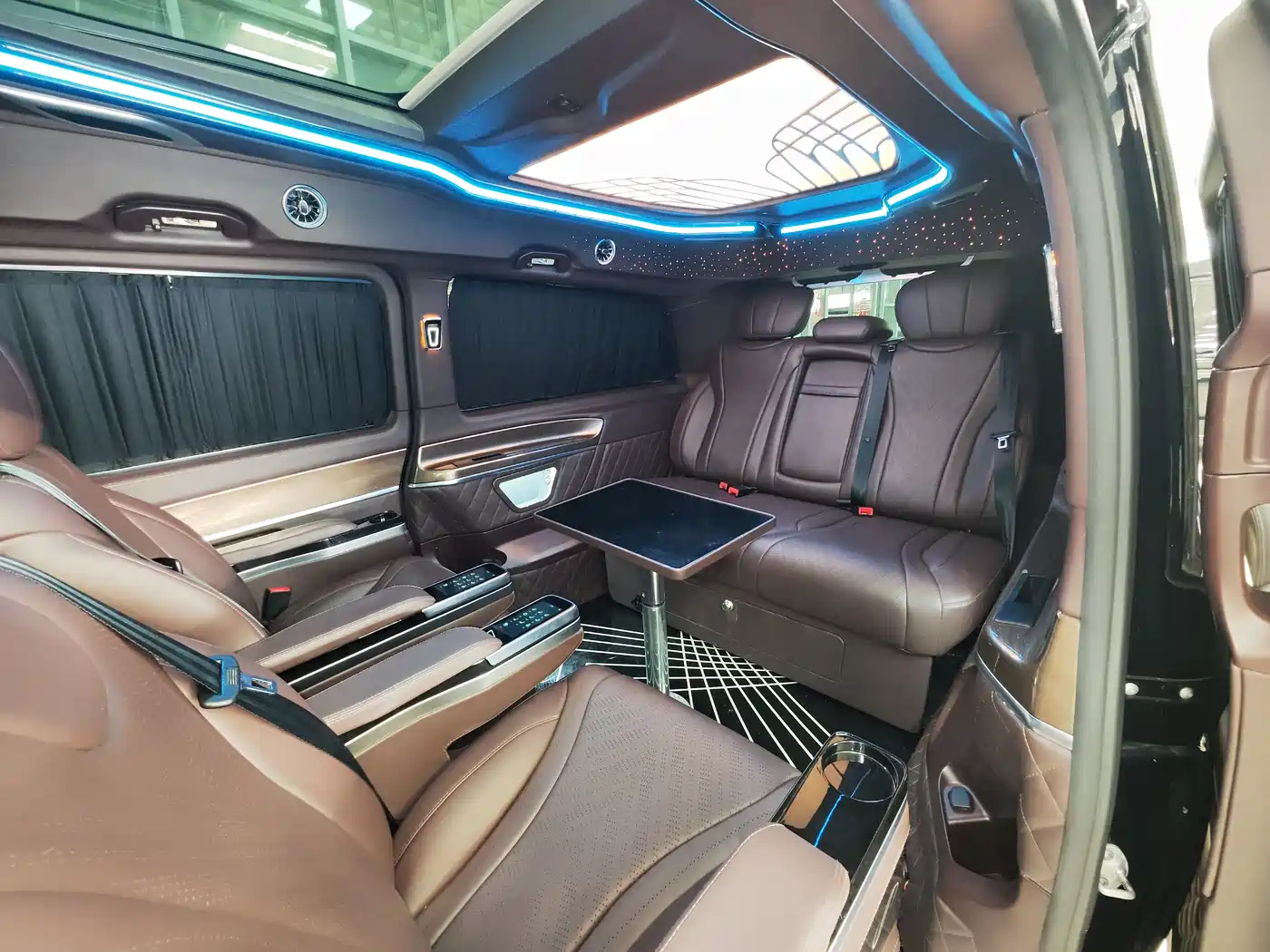 Mercedes-Benz V-Class 2022 V 260 L Long Wheelbase Prestige Edition фото 27
