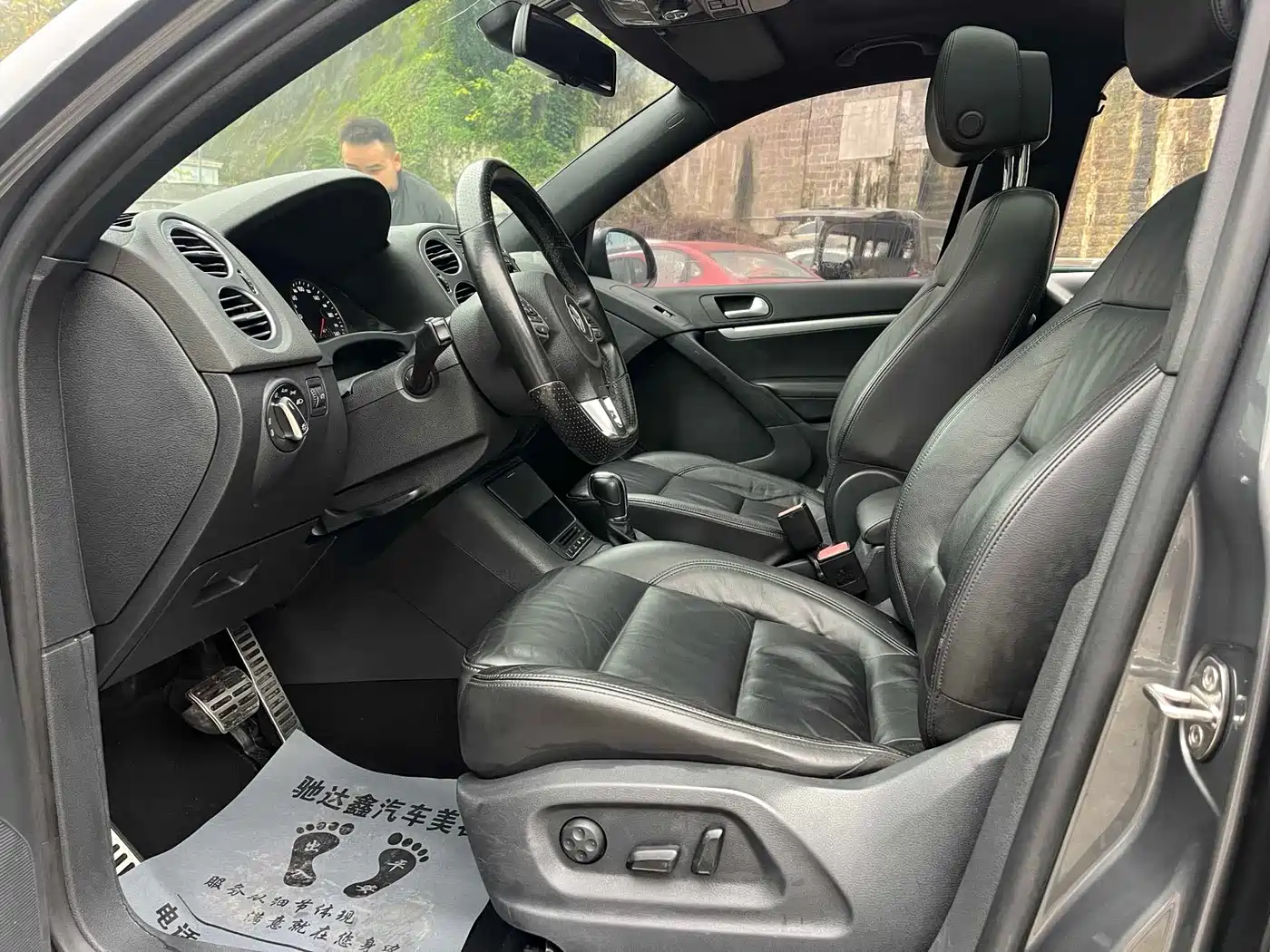 Volkswagen Tiguan 2011 Model 2.0TSI R-Line фото 4