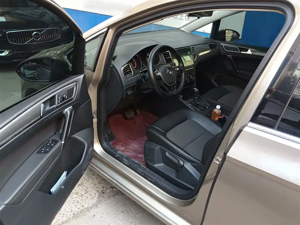 Volkswagen Golf Sportsvan 2018 230TSI Automatic Progressive фото 12