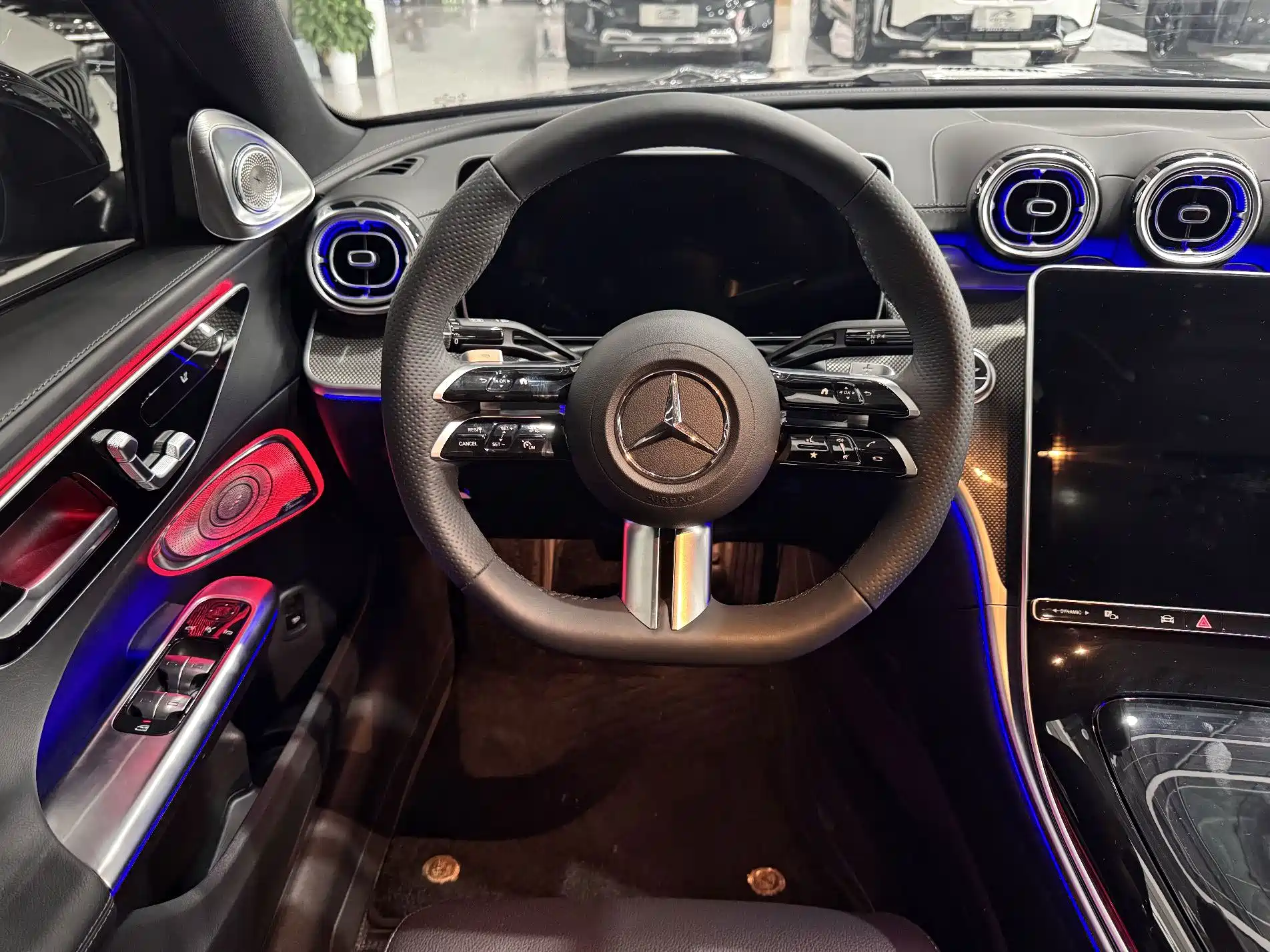 Photo 13 - Mercedes-Benz C-Class