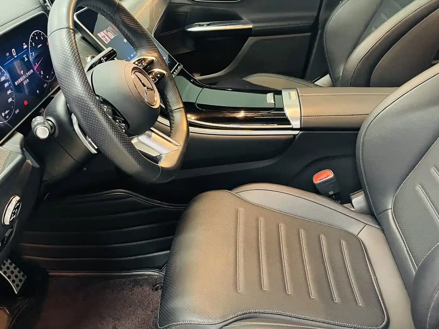 Mercedes-Benz GLC Coupe 2024 2024 GLC 260 4MATIC Coupe SUV