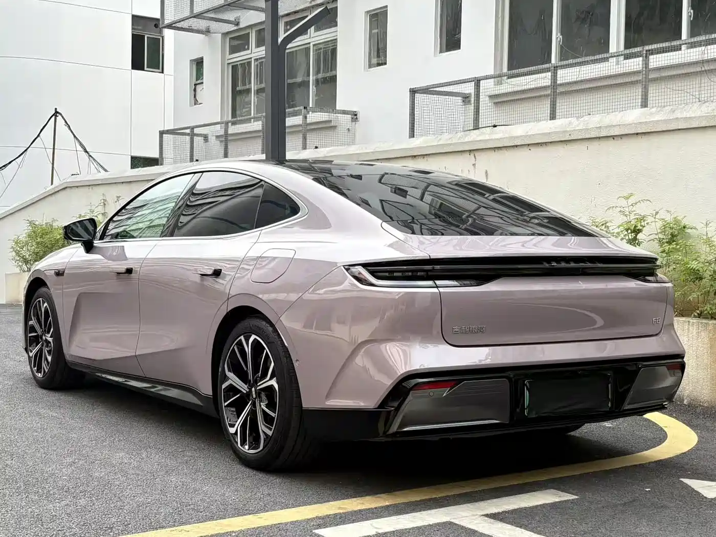 GEELY GALAXY GALAXY E8