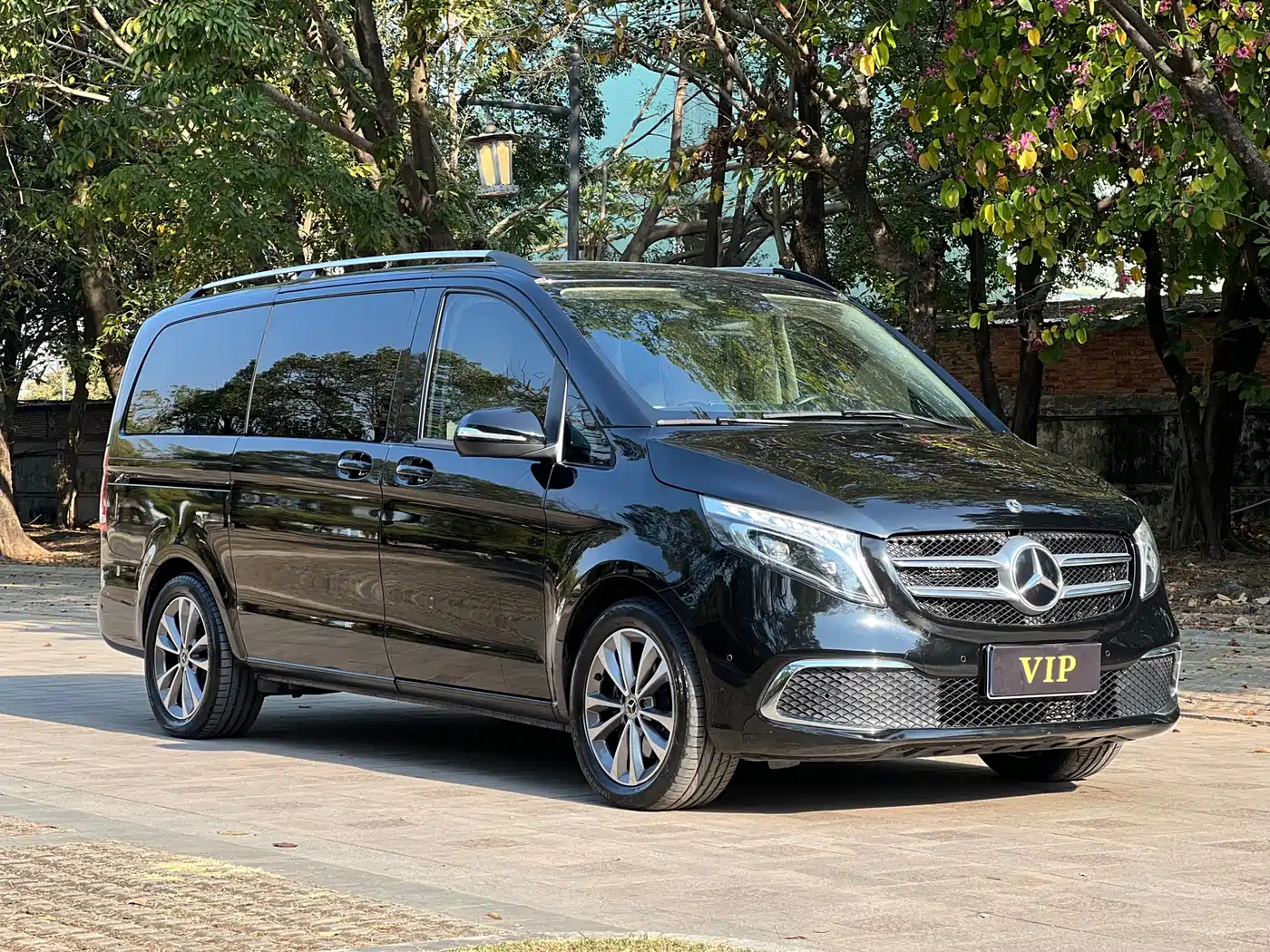 MERCEDES-BENZ V CLASS