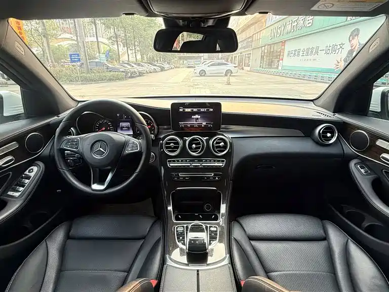 Mercedes-Benz GLC 2017 GLC 260 4MATIC Luxury фото 16
