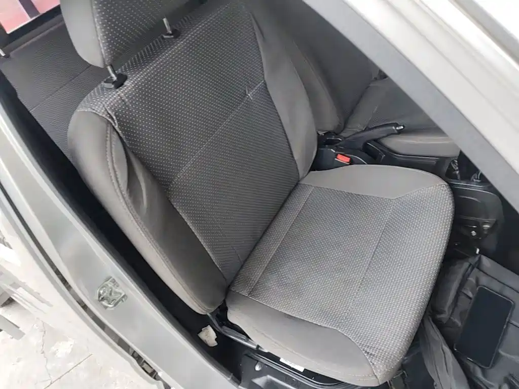 Dongfeng Xiaokang D52 2020 2019 1.5L Facelift Basic Rear Dual Wheel China VI DK15
