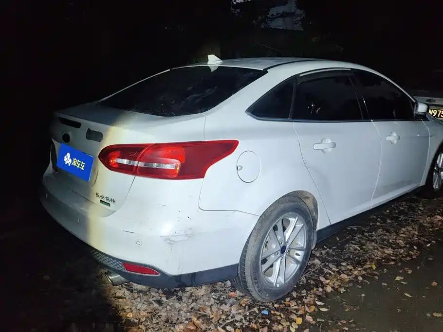 Фото 3 - Ford Focus