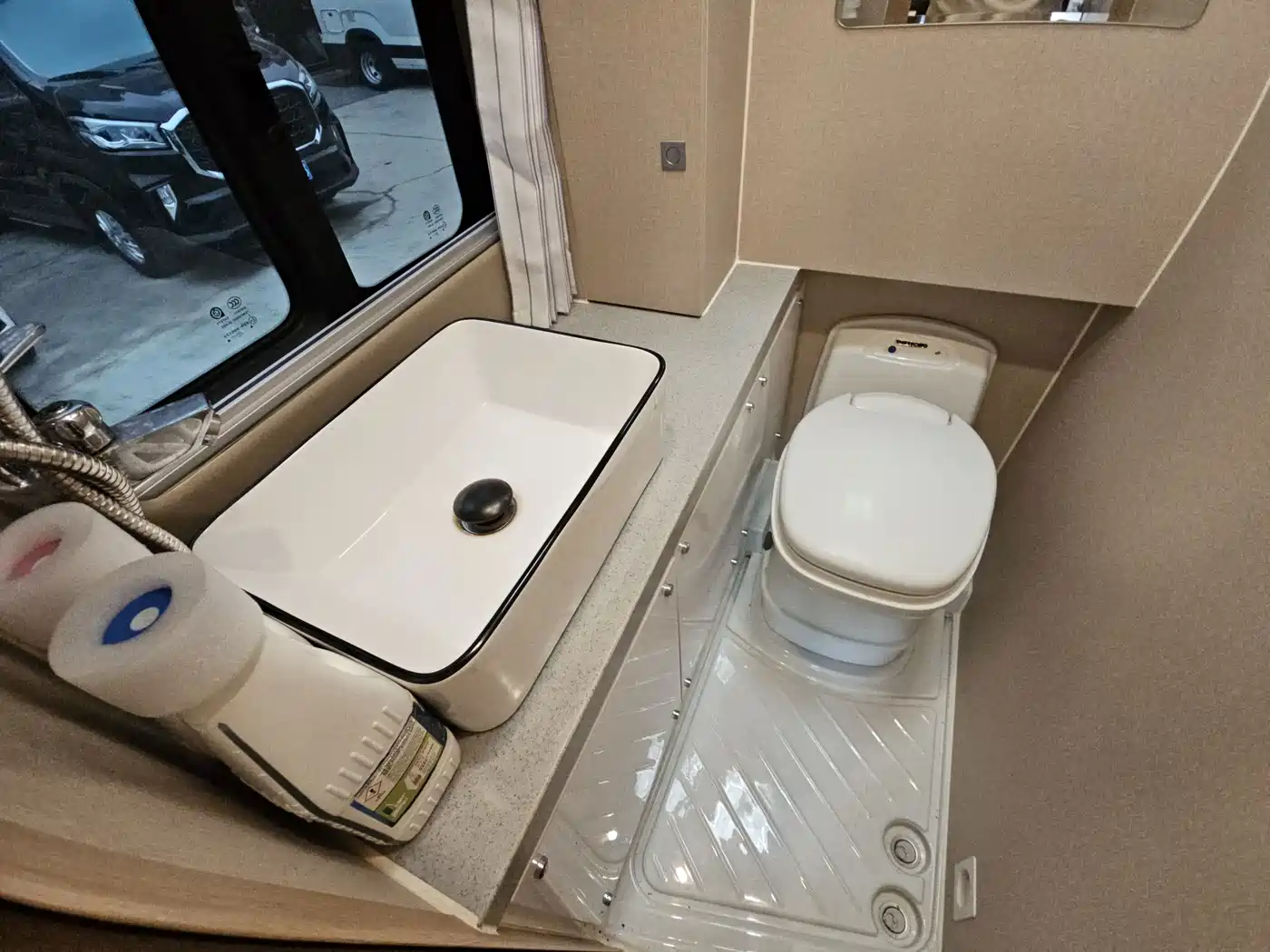 SAIC Maxus MAXUS V90 RV 2021 2021 2.0T Travel Home V90 Self-Contained Class B RV Luxury Longitudinal Bed