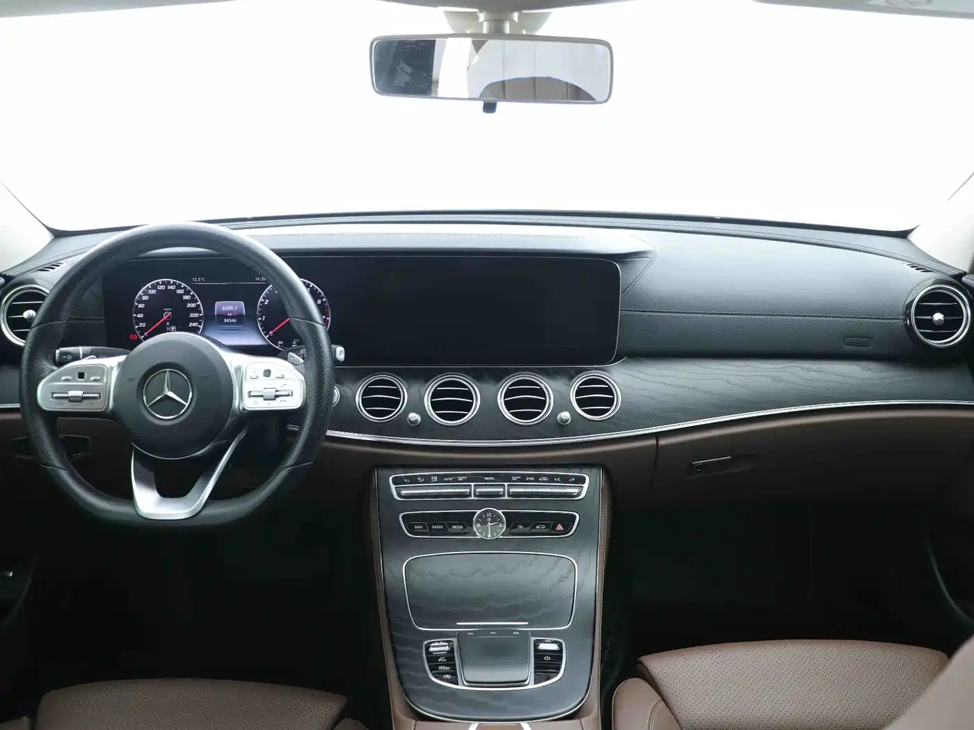 Mercedes-Benz E-Class 2019 E 200 L Sport фото 12