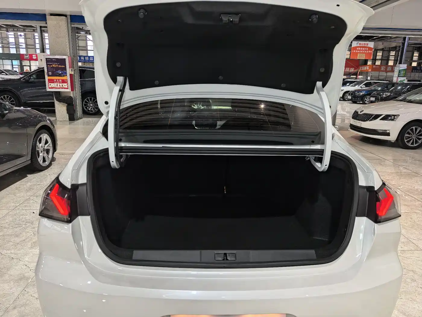 Peugeot 408 2023 2022 1.6T Progressive Edition