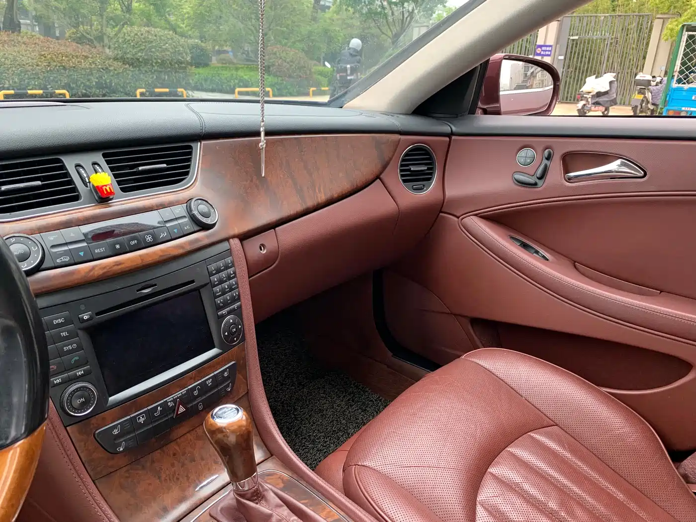 Mercedes-Benz CLS 2009 CLS 350 фото 20