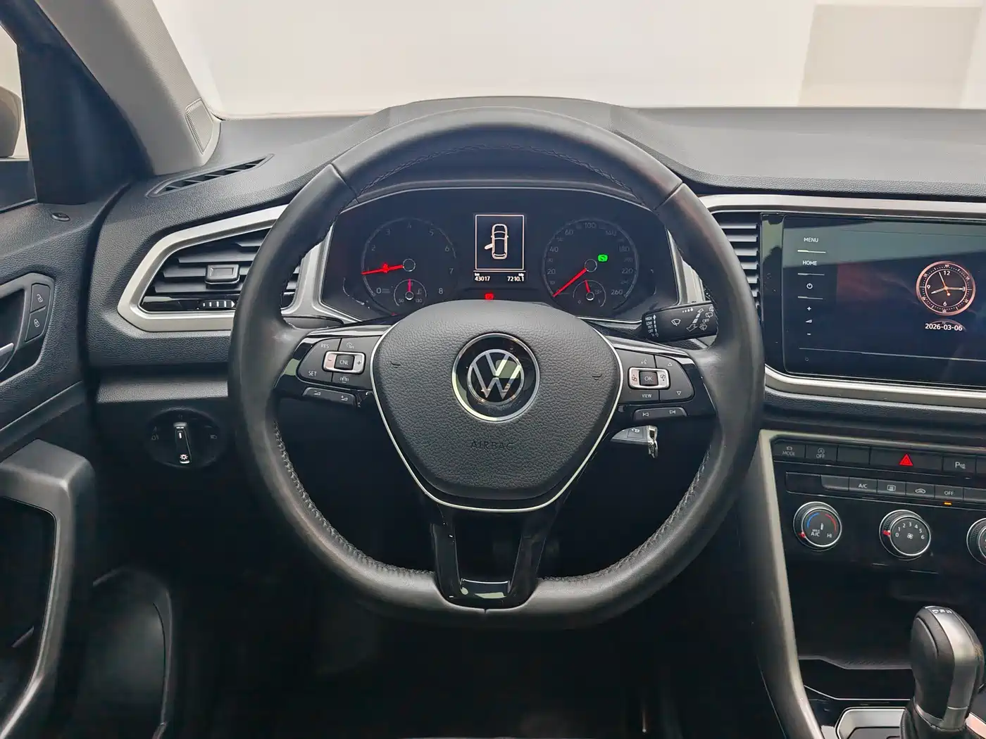 VOLKSWAGEN T ROC EXPLORING SONGS