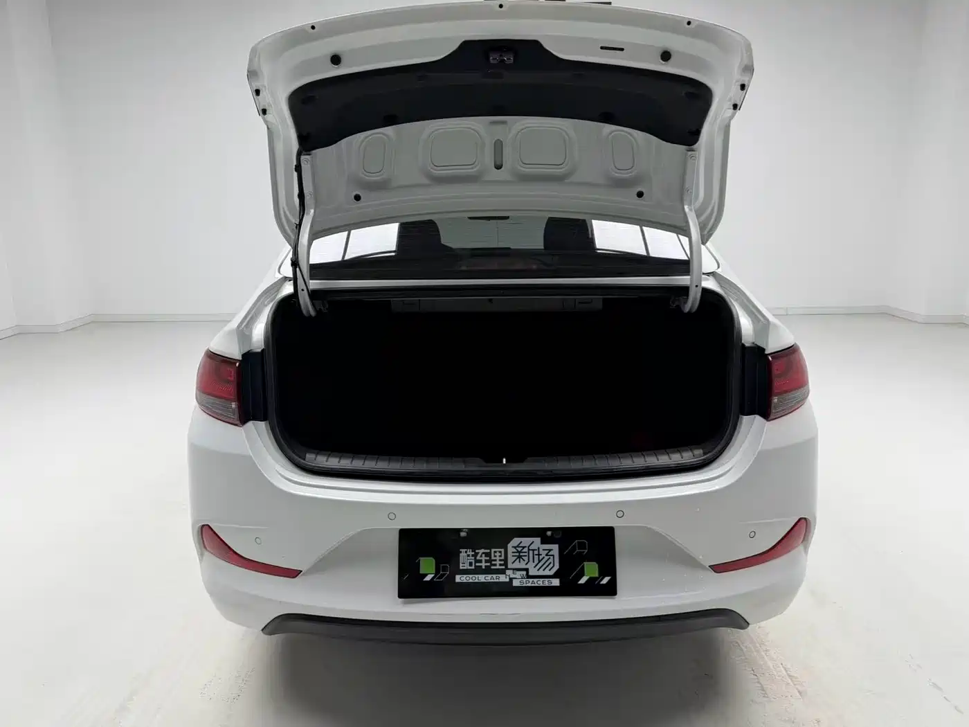 Hyundai Elantra 2020 1.6L Auto GL Pleasing Edition фото 10