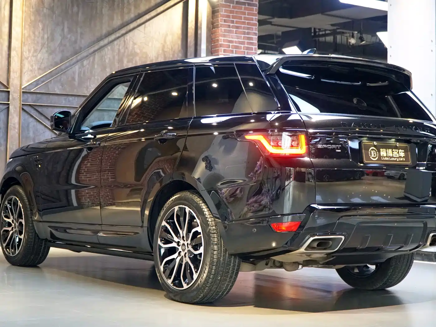 Land Rover Range Rover Sport 2021 3.0 L6 Gloss Black Edition фото 24
