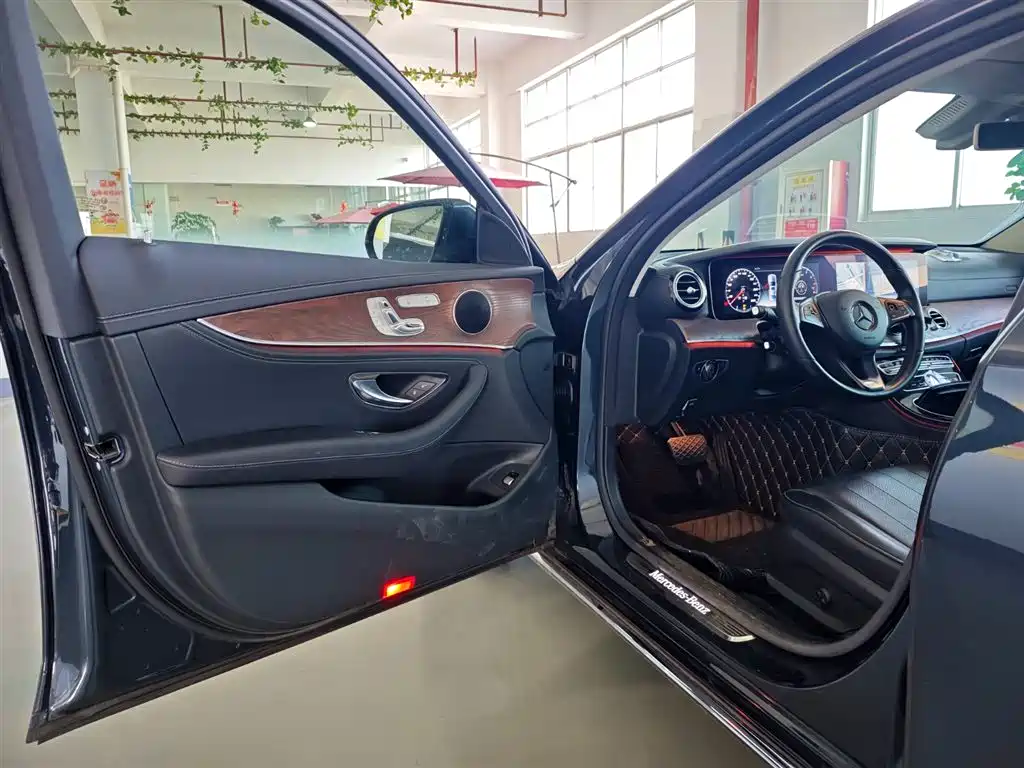 Mercedes-Benz E-Class 2016 E 300 L Luxury фото 9