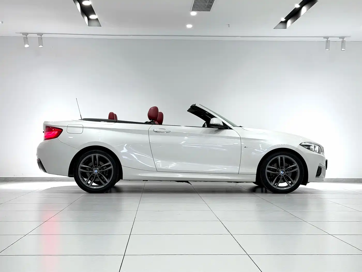 BMW 2 Series (Import) 2018 225i Convertible Coupe M Sport фото 3