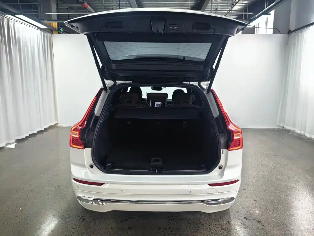 Volvo XC60 Plug-in Hybrid 2025 2025 Plug-in Hybrid Long Range AWD Zhiyuan Sport Edition