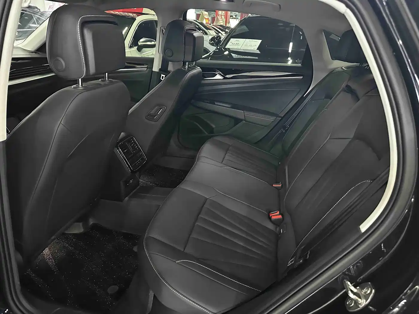 Volkswagen Passat 2026 2026 Outstanding Edition 380TSI Starlight Dragon Soaring Version