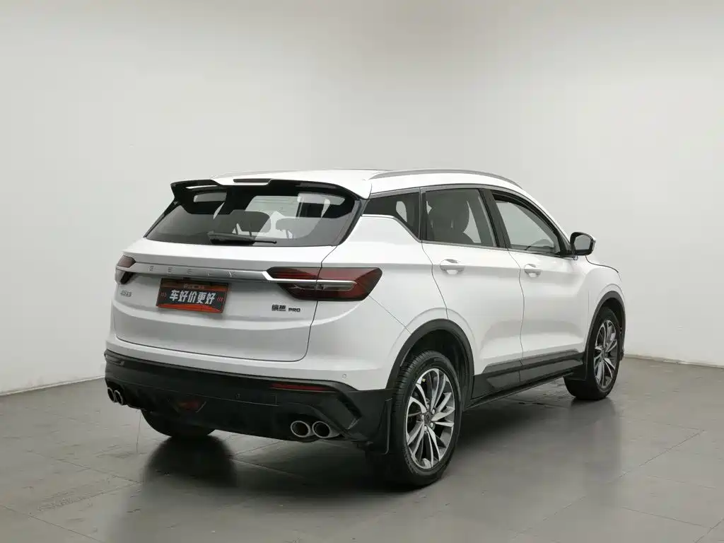 Фото 2 - Geely Binyue