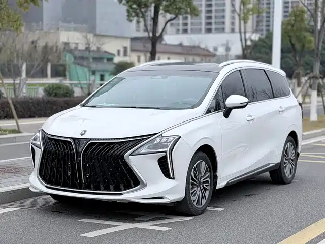 Dongfeng Fengxing Fengxing Yacht 2022 1.5T DCT Wave Chaser Edition