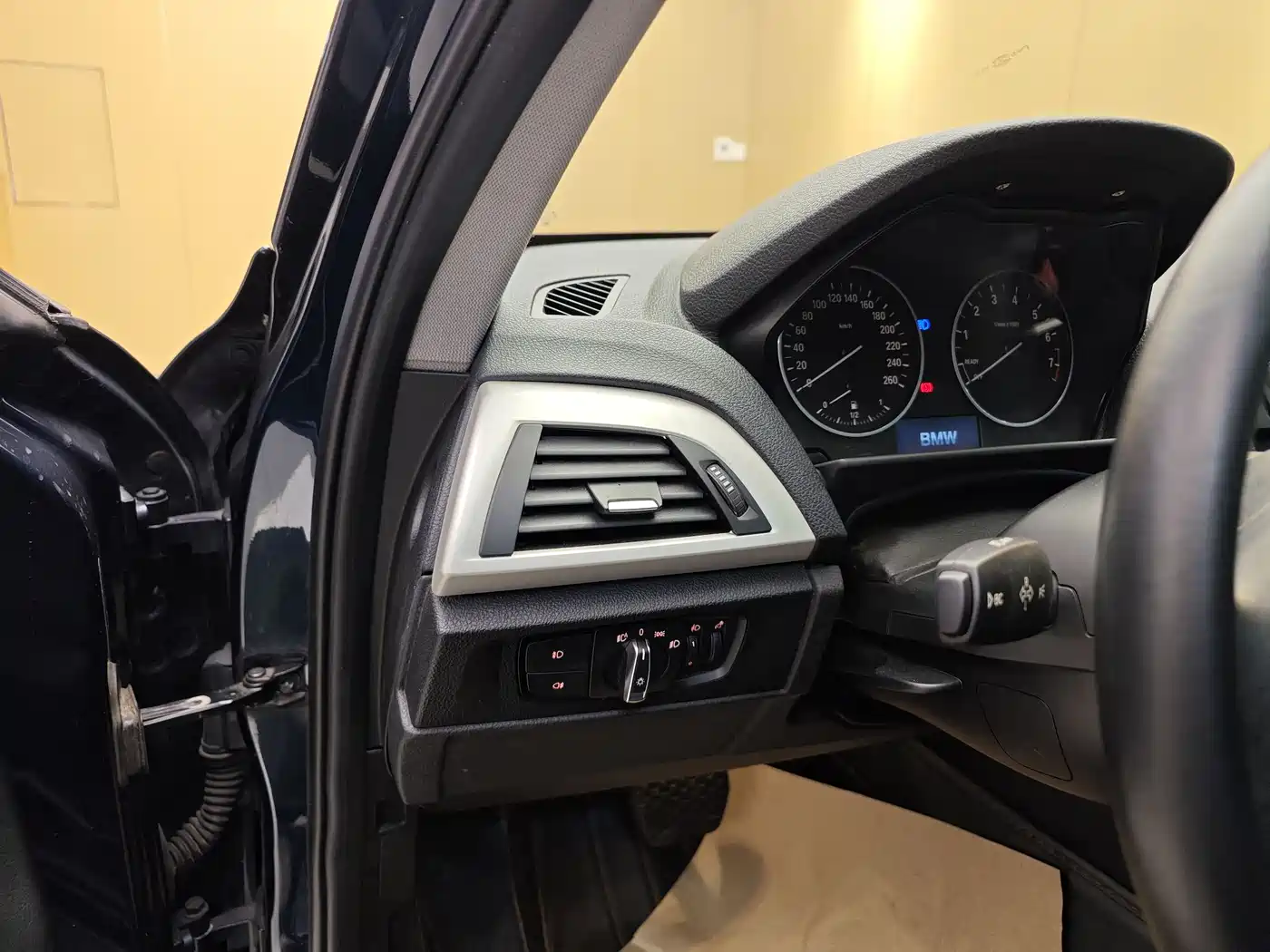 BMW 1 Series (Import) 2013 Facelift 116i Leading Model фото 11