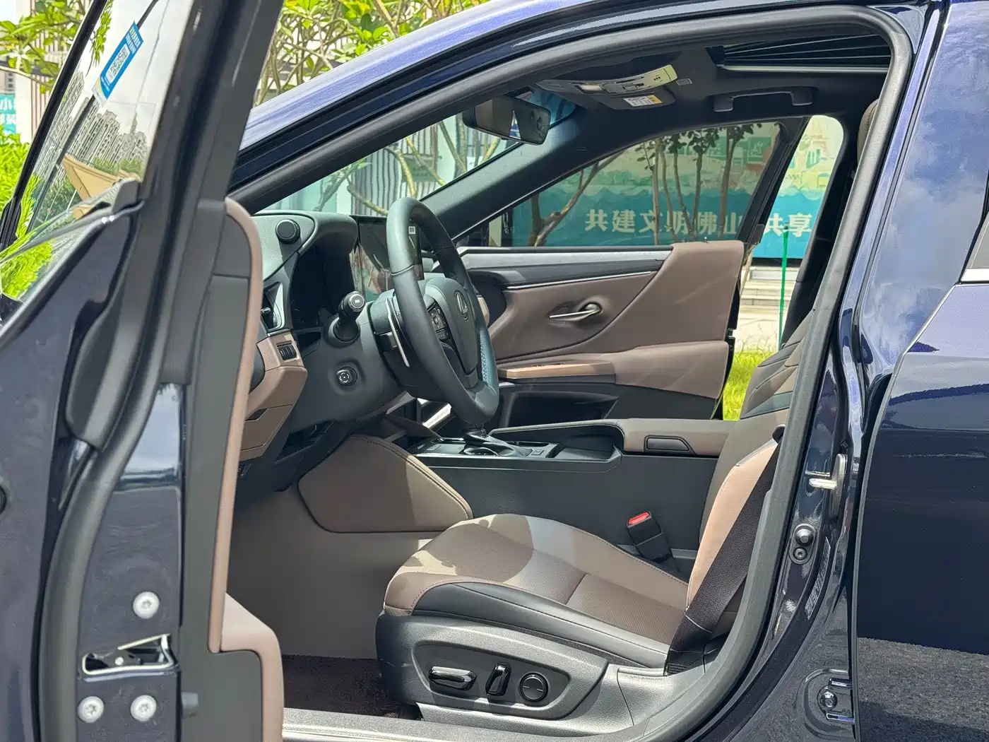 Lexus ES 2025 2025 300h Ultimate Edition