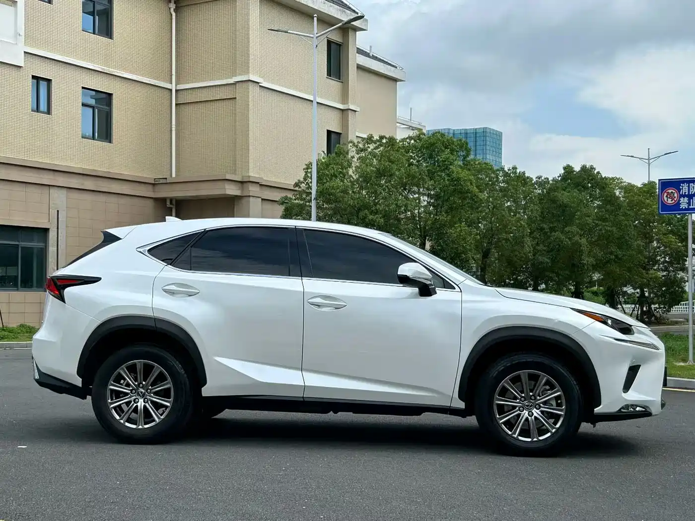 Фото 5 - Lexus NX