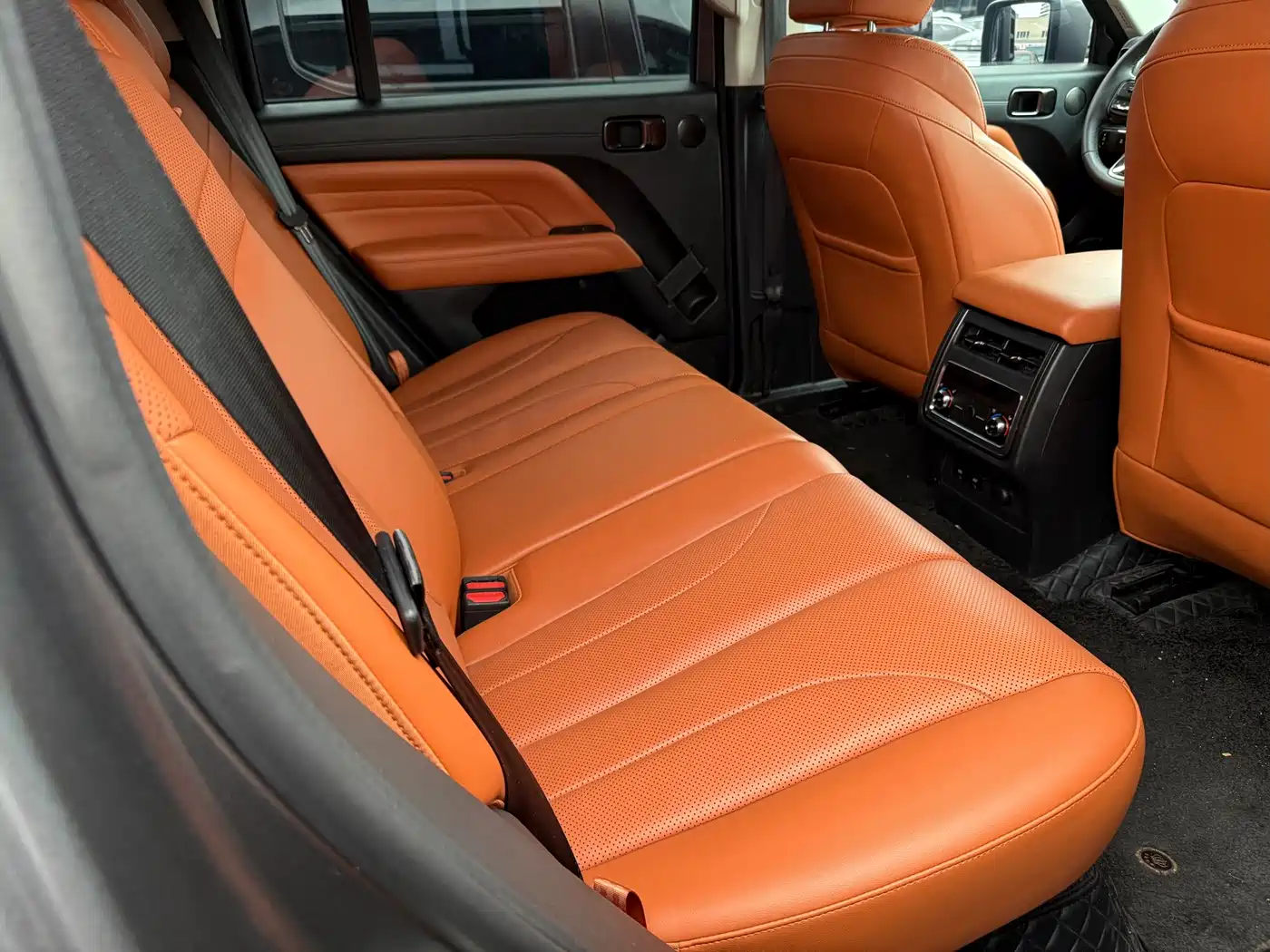 Photo 17 - Haval H9