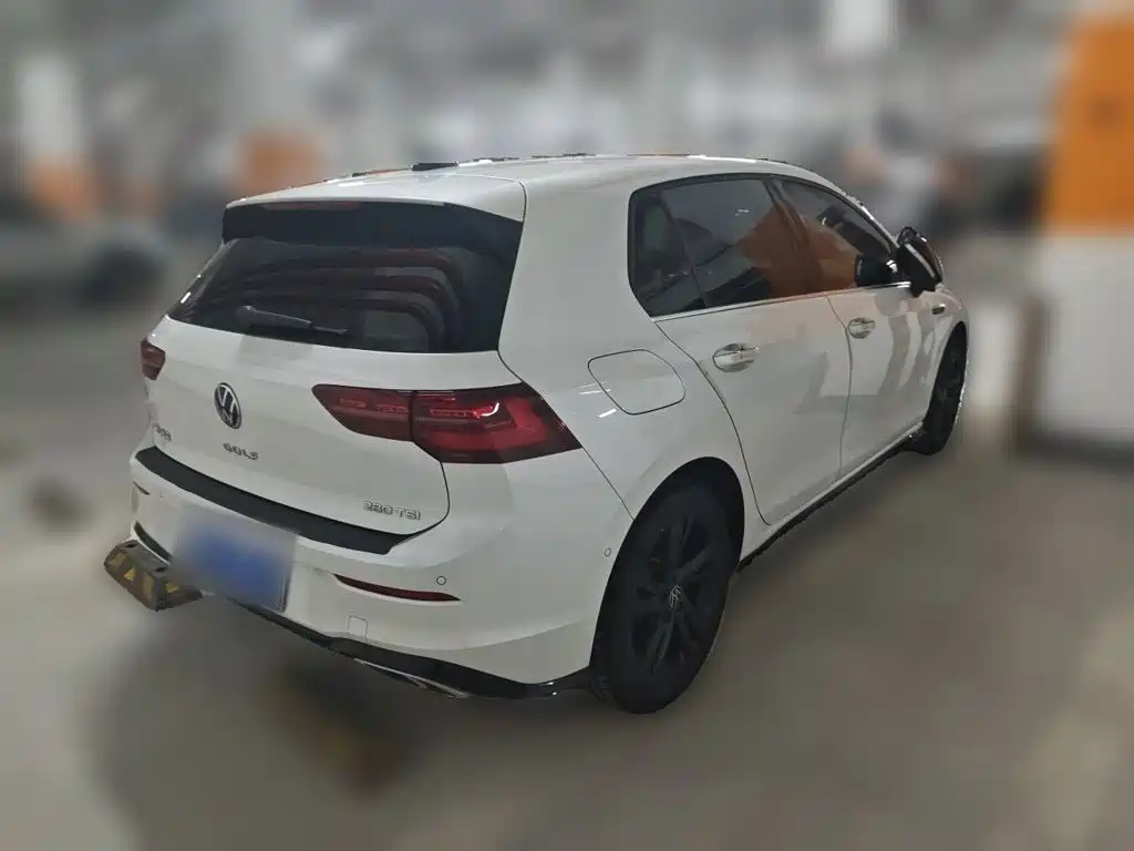 Фото 4 - Volkswagen Golf