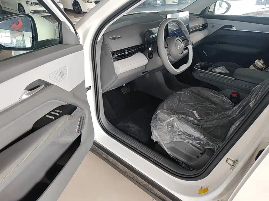 Besturn Yueyi 03 2026 2025 445km Premium Selection Edition