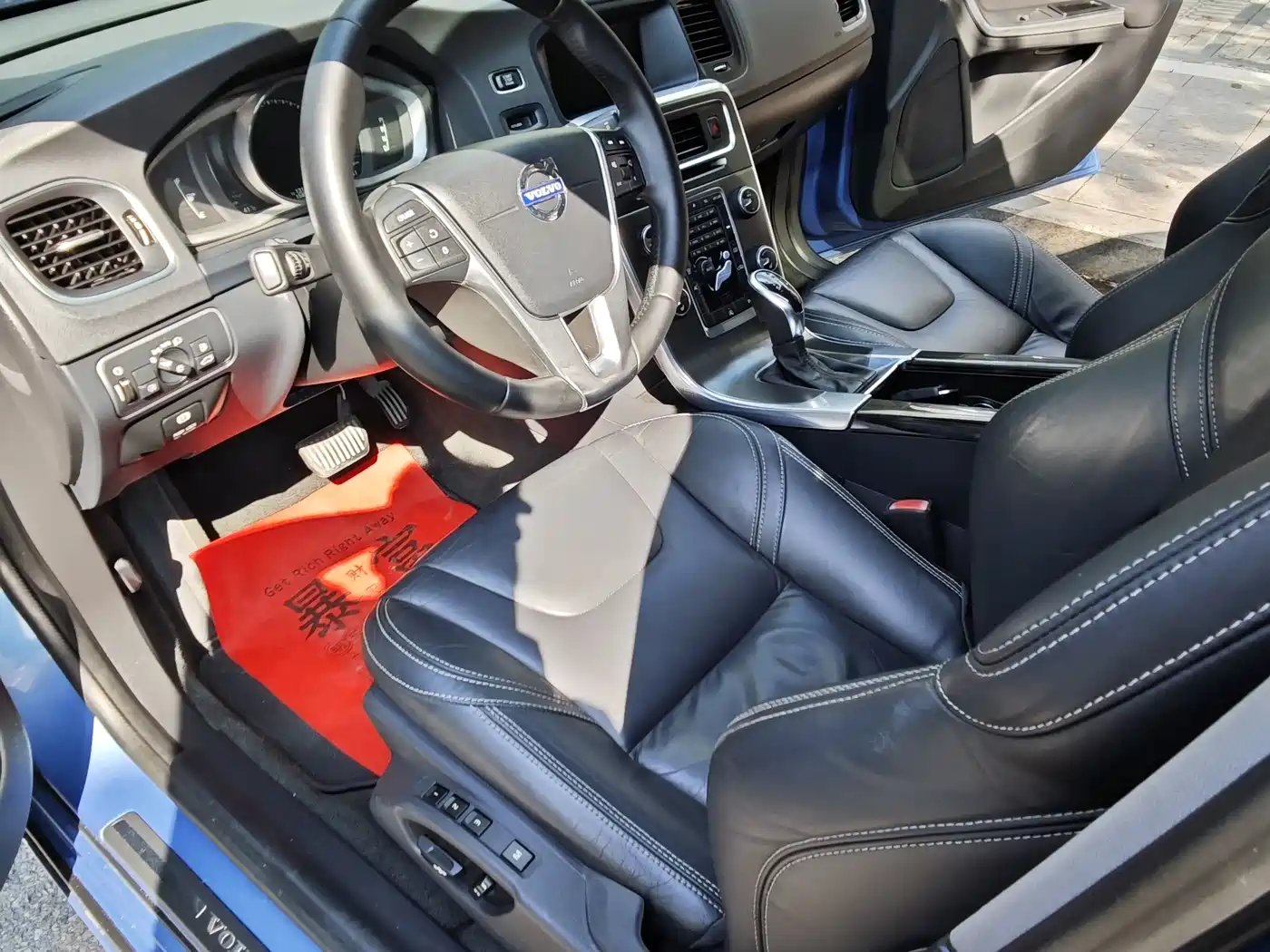 Фото 16 - Volvo V60