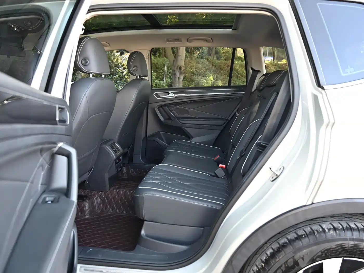 Volkswagen Tiguan L 2022 330TSI Automatic 2WD Smart Edition фото 5