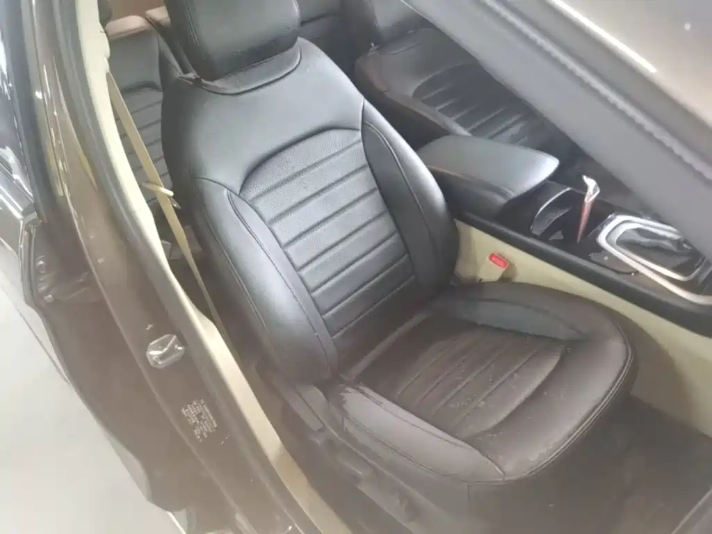 Фото 25 - Ford Edge