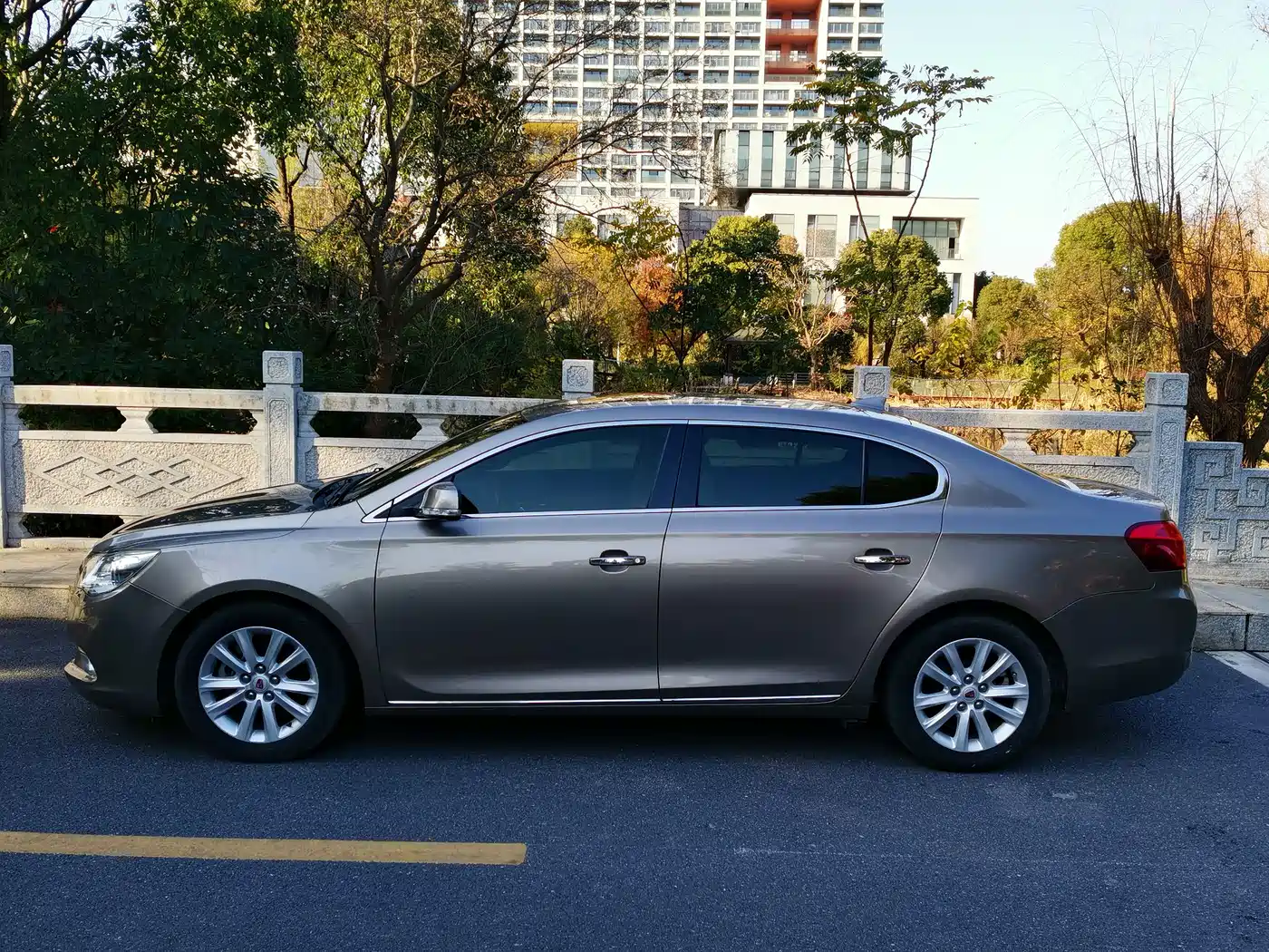 Roewe 950 2012 2012 2.0L Elegance Edition