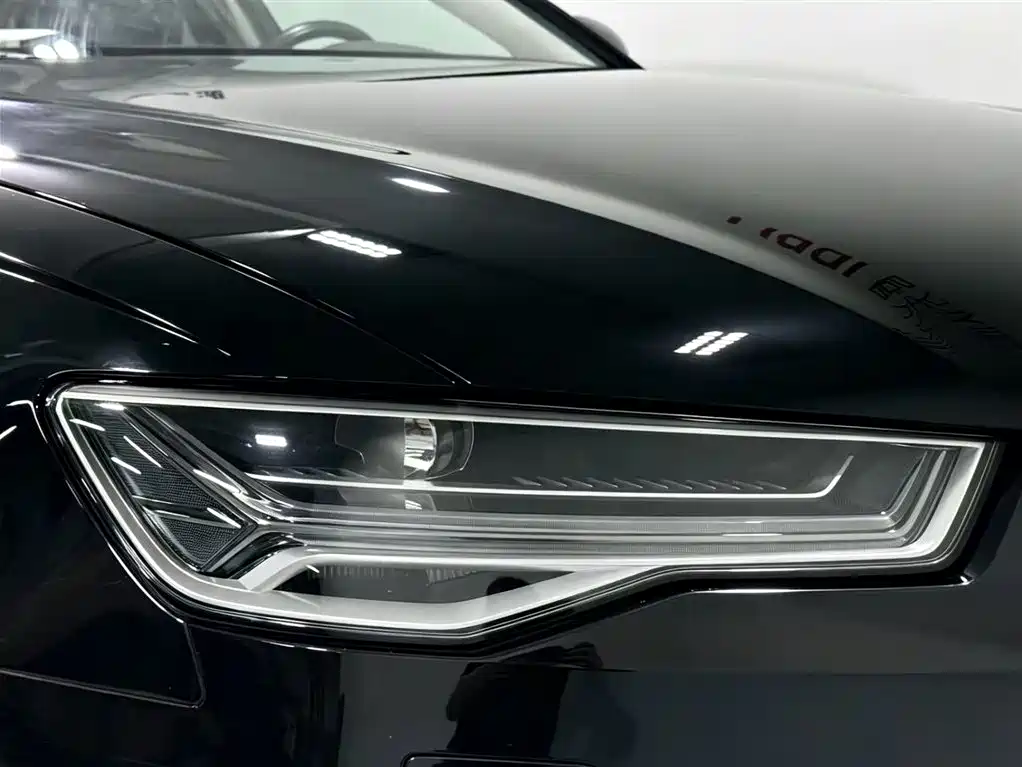 Фото 14 - Audi A6L