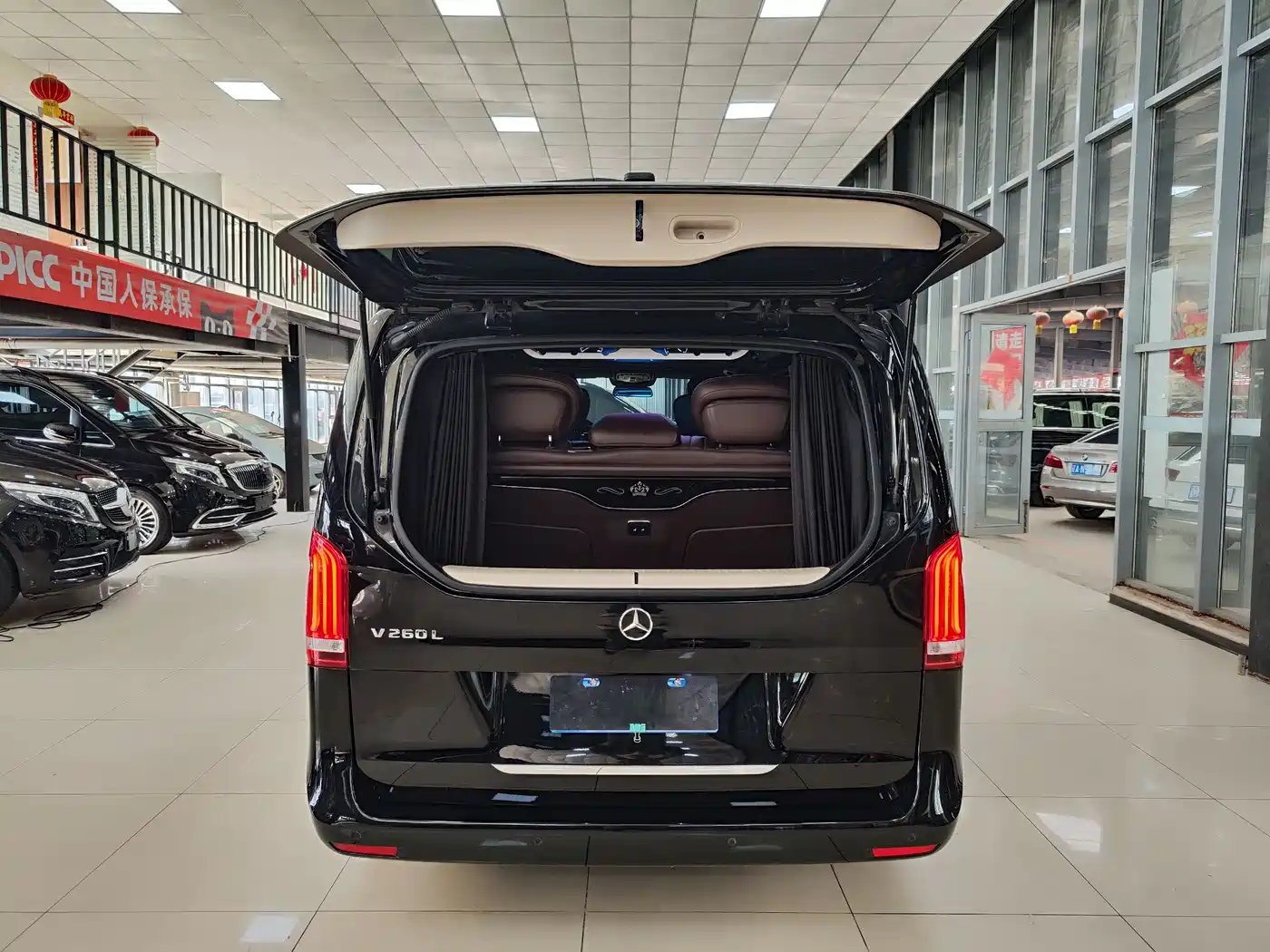 Mercedes-Benz V-Class 2022 V 260 L Long Wheelbase Prestige Edition фото 29