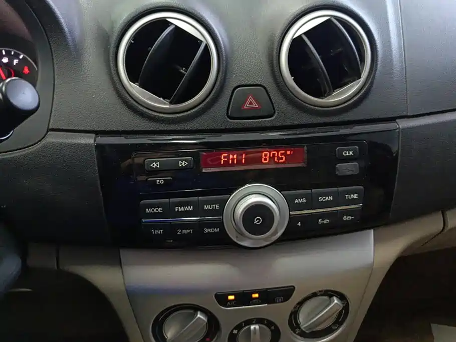Changan Yuexiang V3 2015 2012 1.3L Manual Comfort (China V)