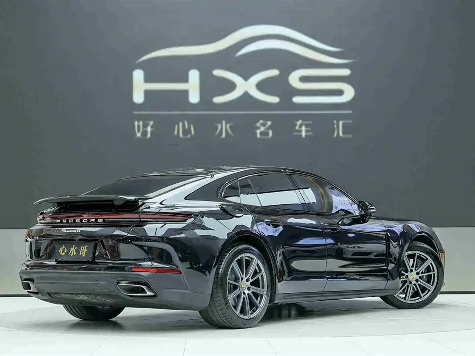 PORSCHE PANAMERA
