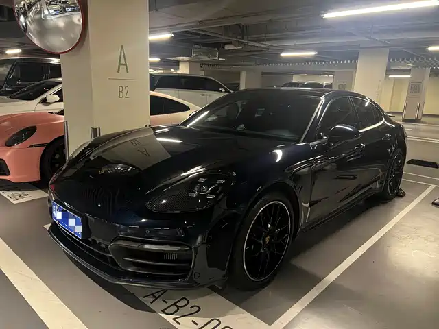 PORSCHE PANAMERA