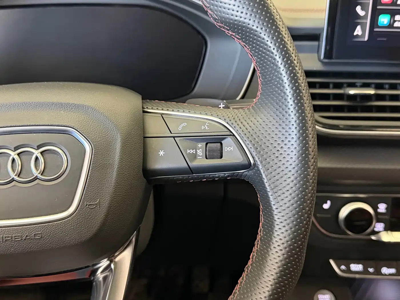 Audi Q5L 2022 Facelift 45T Luxury Dynamic фото 13
