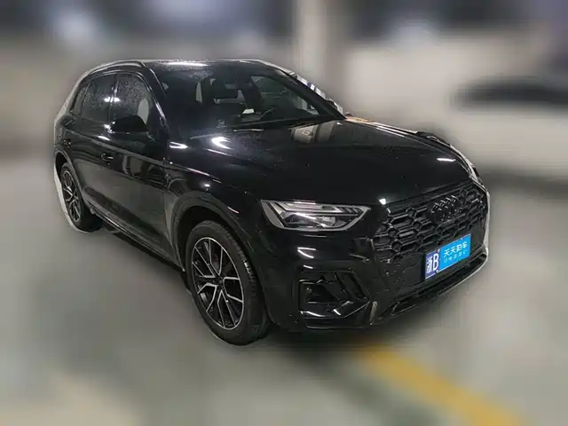 Audi Q5L 2023 45T Luxury Dynamic — фото 3