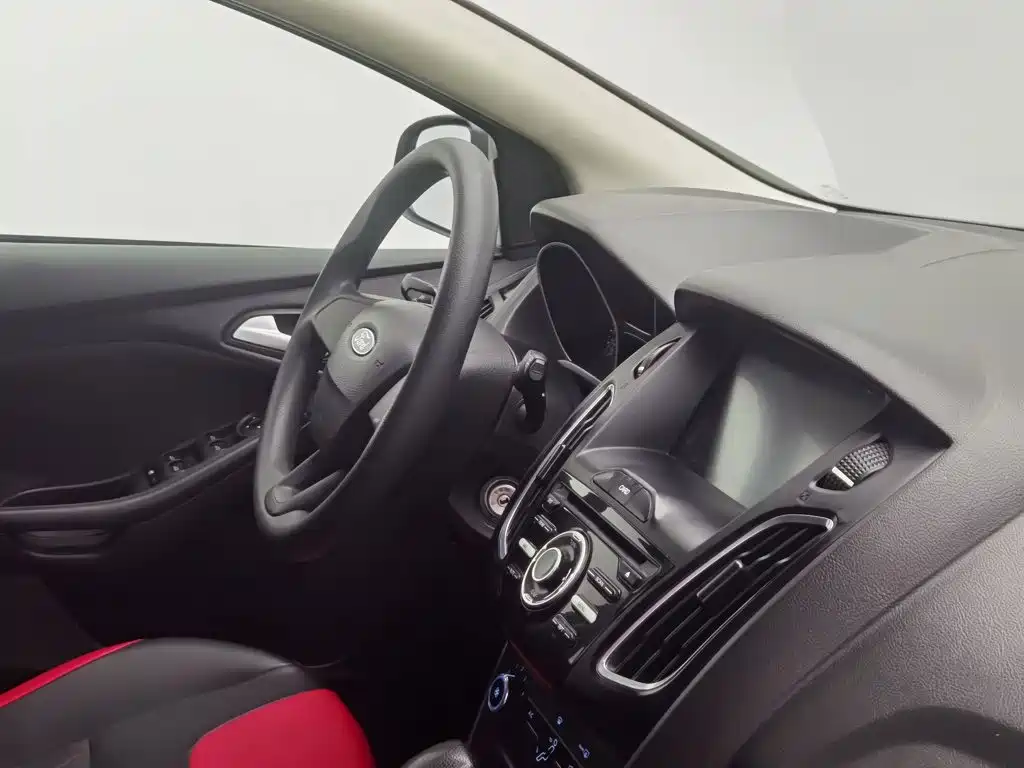 Фото 22 - Ford Focus