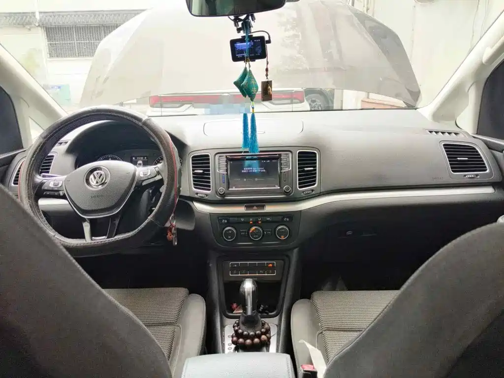 Фото 11 - Volkswagen Sharan