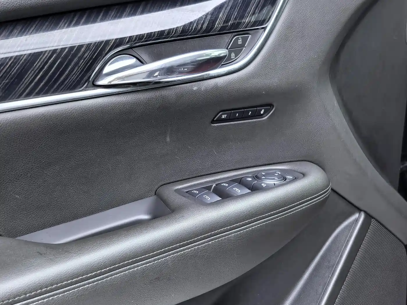 Photo 24 - Cadillac XT6