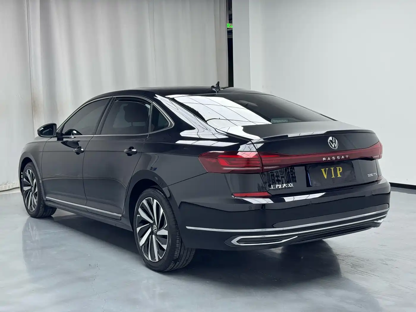 Volkswagen Passat 2023 330TSI Elite Edition фото 11