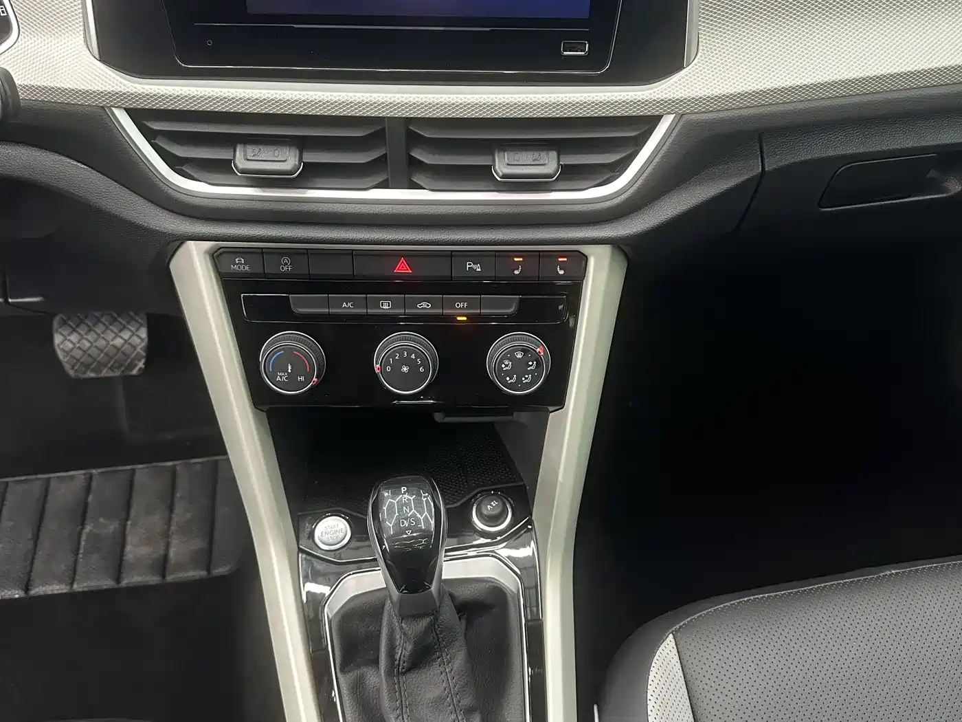 Volkswagen T-ROC 2023 280TSI DSG 2WD Time Edition фото 14