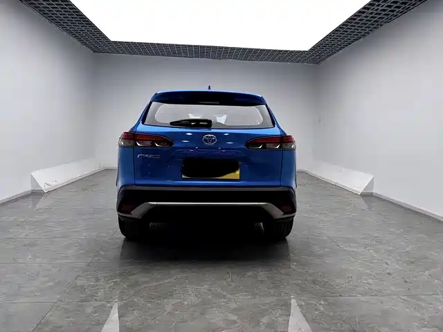 Toyota Frontlander 2022 2.0L CVT Luxury PLUS Edition фото 5